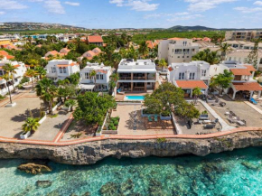 Villa Hamlet Harmony right by the sea with a cooling private pool